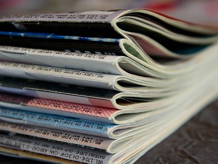 Corresponsales de la revista británica Artefact